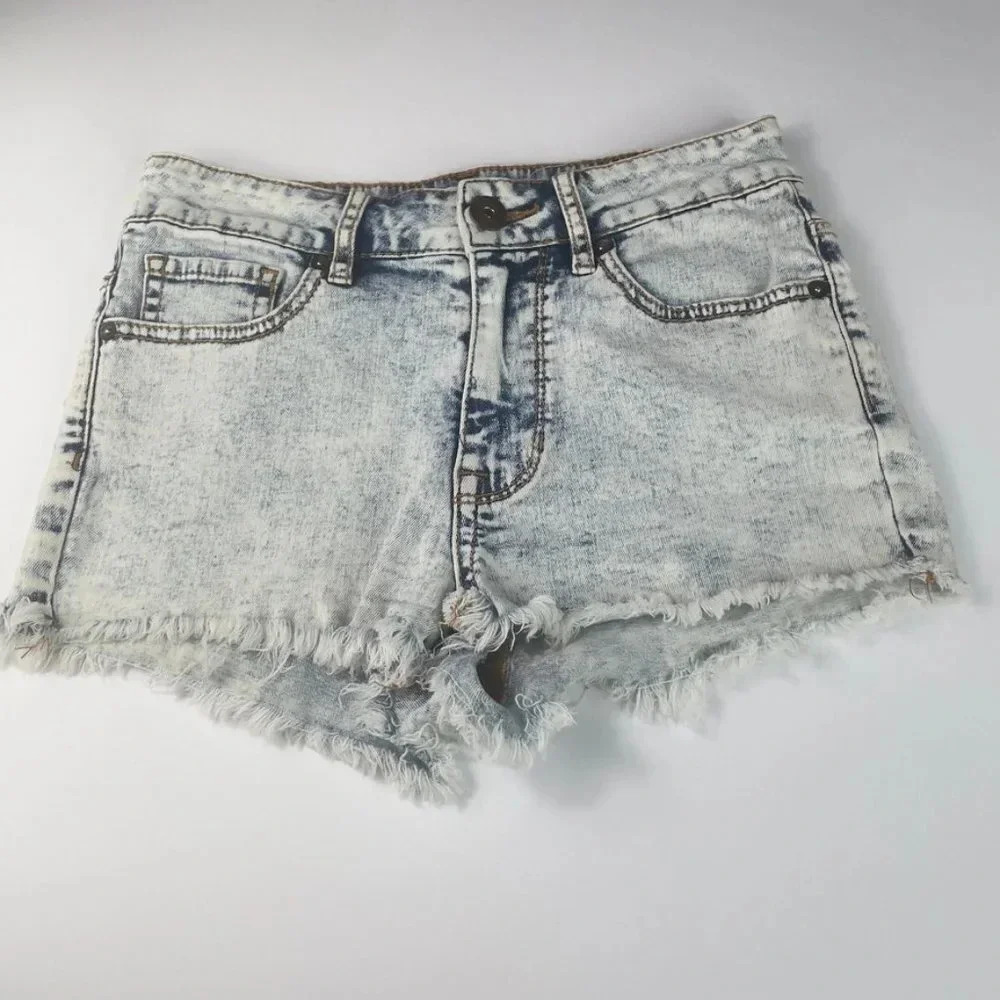 Bullhead Denim Co., High Rise Shorts, Size 3, Color Light Acid Wash, Strech
